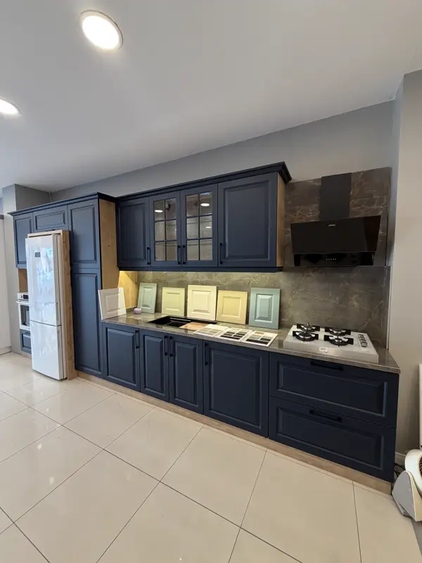 Lacivert Decofoil PET yüzeyli mutfak
